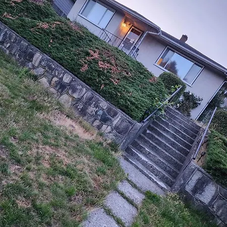 Economical Homestay Burnaby Exterior photo